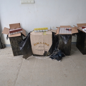 2.000 pachete cu țigări de contrabandă, descoperite la frontiera de nord