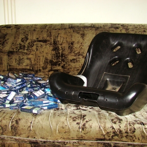 Țigări transportate cu snow-mobilul și ascunse într-un scaun auto pentru copii, descoperite de polițiștii de frontieră