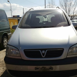 Autoturisme fără drept de circulaţie pe drumurile publice,descoperite de poliţiştii de frontieră gălăţeni