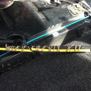 Ţigarete de contrabandă, descoperite în rezervorul unui autoturism