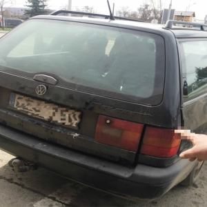 Ţigarete de contrabandă, descoperite în rezervorul unui autoturism