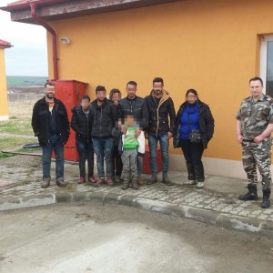 16 cetățeni străini, opriţi la frontiera cu Serbia