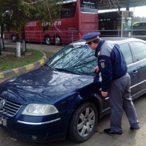 Autoturism căutat de autorităţile spaniole, descoperit la P.T.F. Albiţa