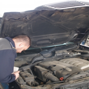 Autoturism radiat din circulaţie, descoperit la P.T.F. Oancea