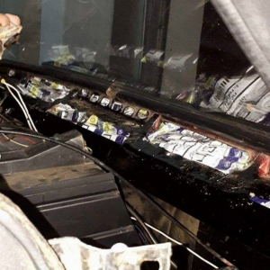 Ţigarete de contrabandă, descoperite de polițiștii de frontieră