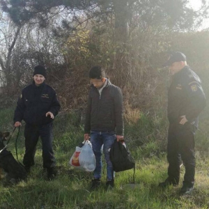 Cetăţean irakian, depistat în timp ce intenţiona să treacă ilegal frontiera spre Serbia