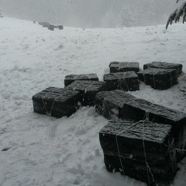 Aproximativ 4.000 pachete cu tigari, confiscate la frontiera cu Ucraina
