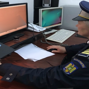 Titlu de călătorie falsificat, descoperit de poliţiştii de frontieră