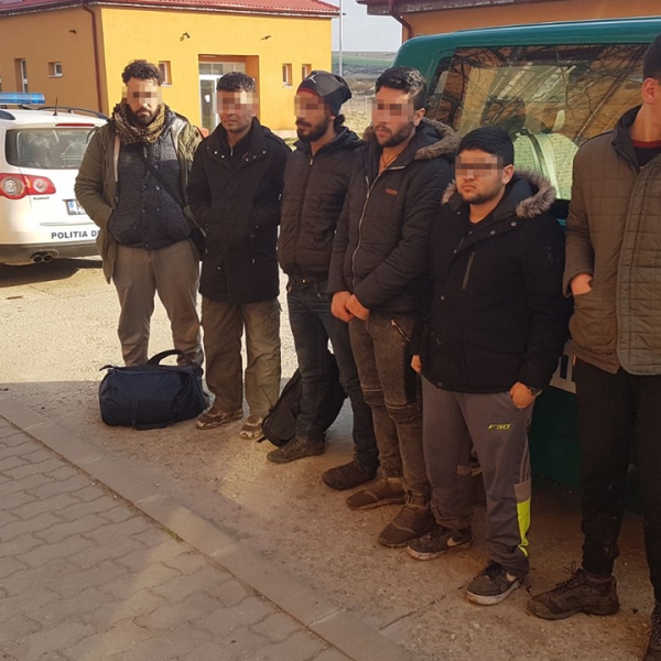 Șase cetăţeni străini, depistaţi de polițiștii de frontieră de la Naidăș
