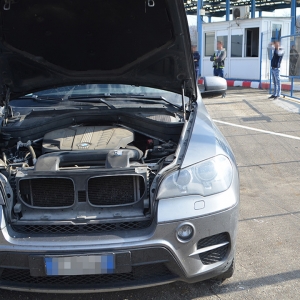 Autoturism de lux în valoare de 40.000 euro căutat de autoritățile din Italia, descoperit la P.T.F. Sighet