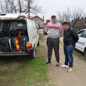 400.000 de țigări de contrabandă, în valoare de 185.000 lei, confiscate de poliţiştii de frontieră