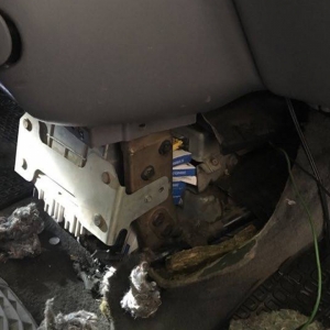 Doi frați au încercat să introducă ilegal în țară o cantitate record de substanţe anabolizante