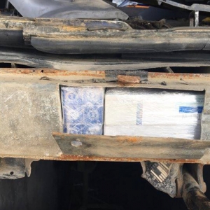 Doi frați au încercat să introducă ilegal în țară o cantitate record de substanţe anabolizante