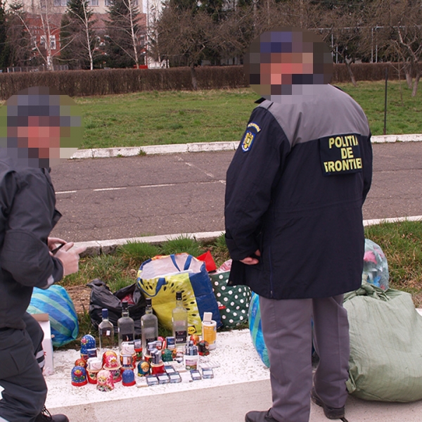 Țigări ascunse în păpuși Matrioșka depistate la frontiera de nord a României