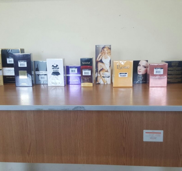 Bunuri susceptibile a fi contrafăcute, confiscate de poliţiştii de frontieră doljeni