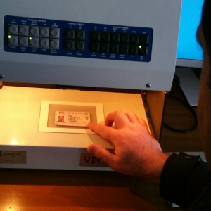 Cetăţean moldovean cercetat pentru deţinerea unui permis de conducere fals