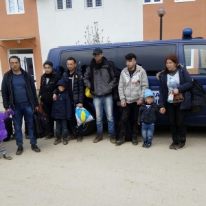 18 cetăţeni irakieni, depistaţi de poliţiştii de frontieră în timp ce intenţionau să intre ilegal în România
