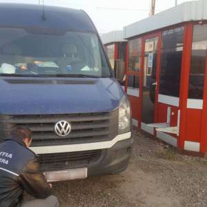 Autoturism radiat din circulaţie, oprit la frontieră