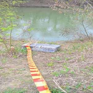 Ţigarete de contrabandă, ascunse într-un imobil părăsit