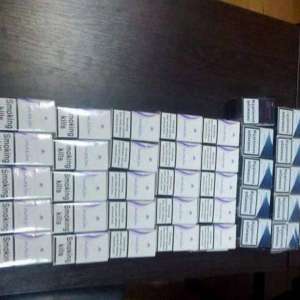 A fugit de poliţişti pentru a ascunde ţigările de contrabandă