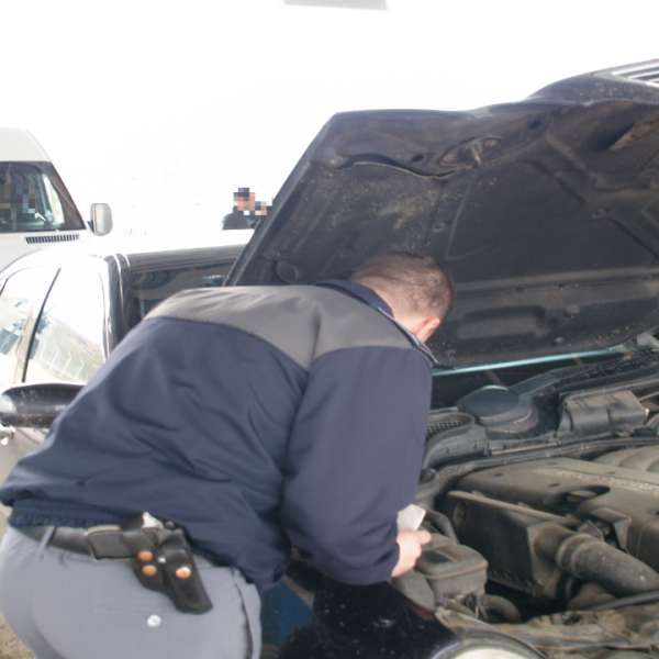 Infracţiuni la regimul circulaţiei, depistate în P.T.F. Galaţi-rutier