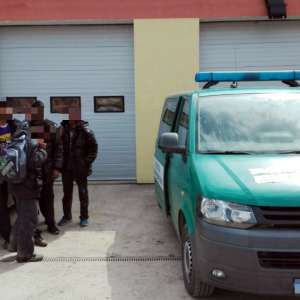 34 de cetățeni străini, opriţi la frontiera cu Serbia