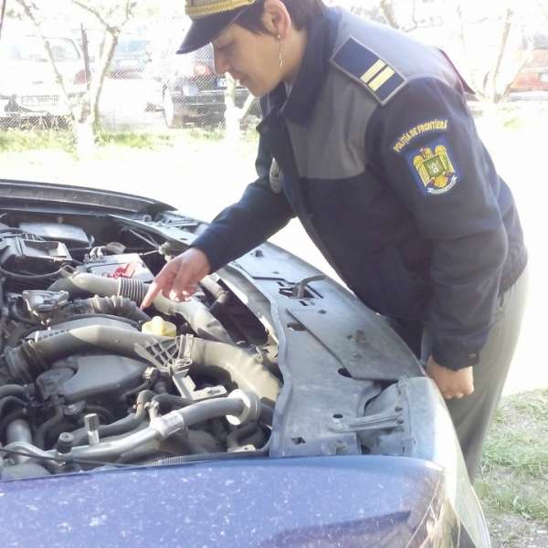 Autoturism radiat din circulaţie de autoritățile din Olanda, descoperit în P.T.F. Albiţa