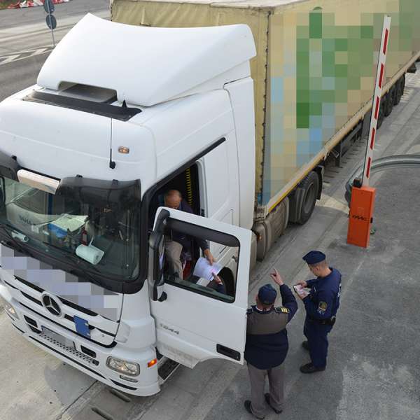 Restricţii de trafic pentru automarfare pe teritoriul Ungariei