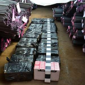 Peste 130.000 de ţigarete de contrabandă, depistate la bordul unei nave în Portul Midia