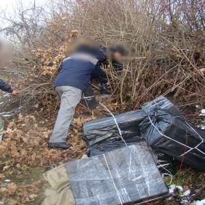 Peste 18.000 pachete cu țigări de contrabandă, confiscate la frontiera de nord