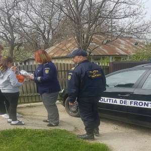 Poliţişti de frontieră, în altfel de misiuni cu ocazia Sărbătorilor Pascale