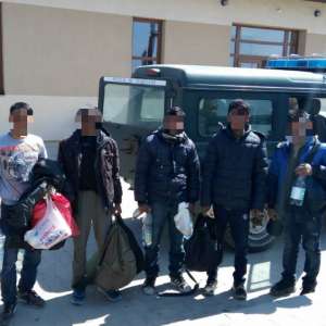 47 cetățeni străini, opriţi la frontiera cu Serbia