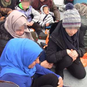 Poliţiştii de frontieră români continuă să salveze vieți în apele Mării Egee