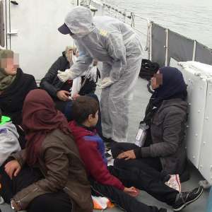 Poliţiştii de frontieră români continuă să salveze vieți în apele Mării Egee