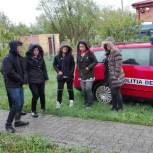 21 de irakieni și pakistanezi, opriți de polițiștii de frontieră la granita cu Serbia