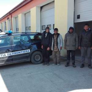 21 de irakieni și pakistanezi, opriți de polițiștii de frontieră la granita cu Serbia