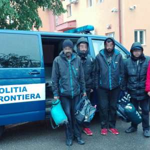 Migranţi pakistanezi și irakieni, opriţi la frontiera cu Serbia