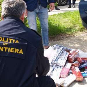 Autoturism cu ţigări, depistat de poliţiştii de frontieră severineni