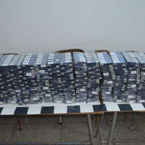 40.000 de ţigarete de contrabandă, ascunse în cabina unui camion, descoperite de polițiștii de frontieră constănțeni