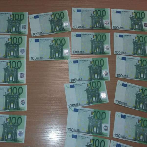 2.000 de euro în bancnote false, descoperiţi la P.T.F. Calafat