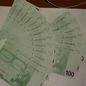 2.000 de euro în bancnote false,  descoperiţi la P.T.F. Calafat