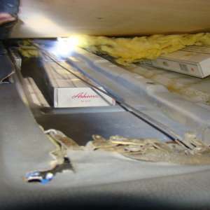 Microbuz antifonat cu țigări de contrabandă