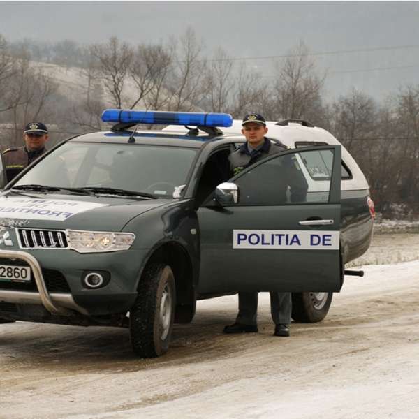 Patru irakieni, depistați în timp ce încercau să treacă ilegal frontiera