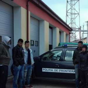 15 cetăţeni străini, depistaţi de poliţiştii de frontieră în timp ce intenţionau să intre ilegal în România