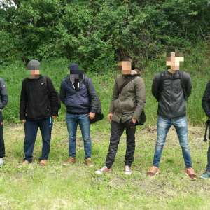 8  cetăţeni străini, depistaţi la frontiera de sud-vest