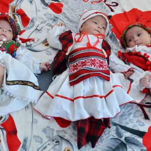 Lucrurile cu adevărat importante în viaţă sunt cele care ne fac ochii să strălucească, gura să surâdă şi inima să zboare. Bucură-te!