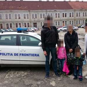 O familie de cetățeni afgani, oprită la frontiera cu Ungaria