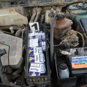 Ţigarete de contrabandă descoperite în pompele de servo-frână a două autoturisme