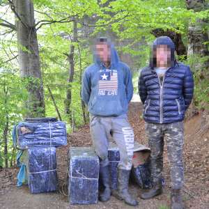 Peste 38.000 de pachete cu ţigări confiscate la frontiera de nord
