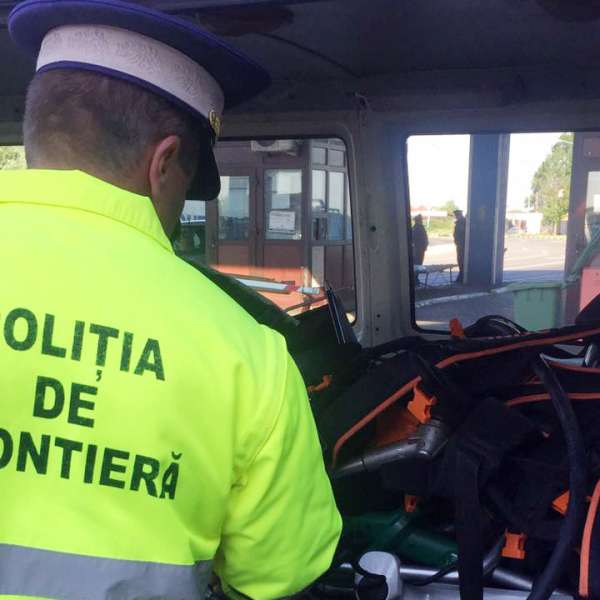 Bunuri în valoare de 45.000 lei fără acte de provenienţă, descoperite la frontieră